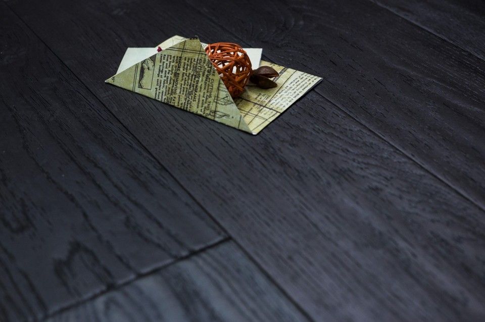 black-wood-flooring-lounge