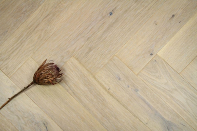 Natural Engineered Flooring Oak Click Herringbone Latte Light Brushed Uv Lacquered 12/3mm By 120mm By 550mm