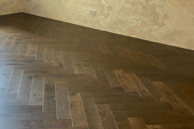 Natural Engineered Flooring Oak Click Herringbone Nero Light Brushed Uv Lacquered 12/3mm By 110mm By 550mm