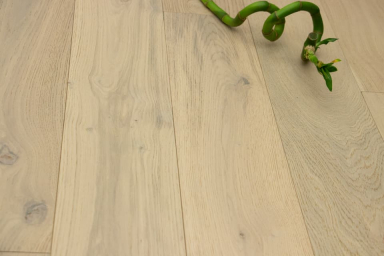 Rustic Engineered Flooring Oak Click 5G Non Visible Brushed UV Lacquered 14/3mm By 180mm By 1890mm