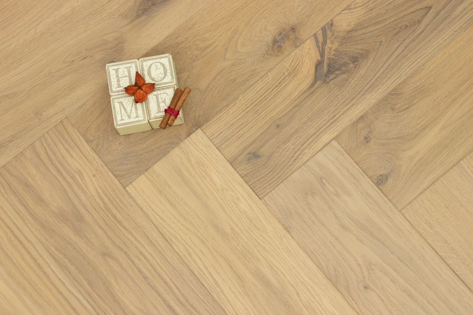 Natural Engineered Flooring Oak Herringbone No 13 UV Oiled 13/4mm By 140mm By 580mm HB067 5