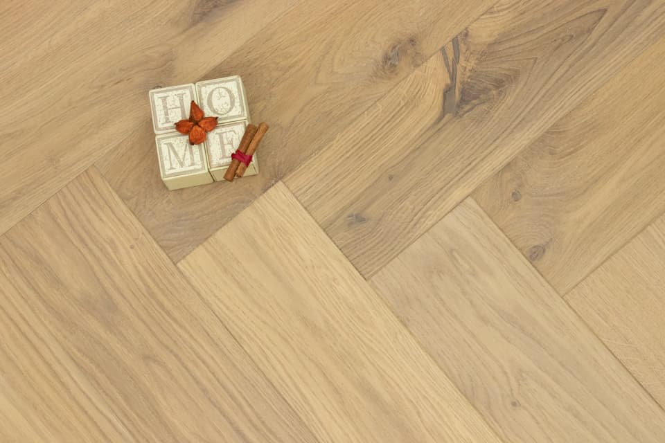 Natural Engineered Flooring Oak Bespoke Herringbone No 13 Brushed UV Oiled 16/4mm By 120mm By 580mm - 12.6m2 bundle  FL4188 0