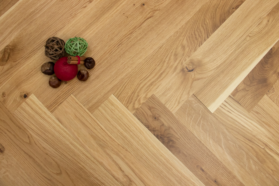 Natural Engineered Flooring Oak Herringbone UV Lacquered No Bevel 11/3.6mm By 70mm By 490mm HB039 1