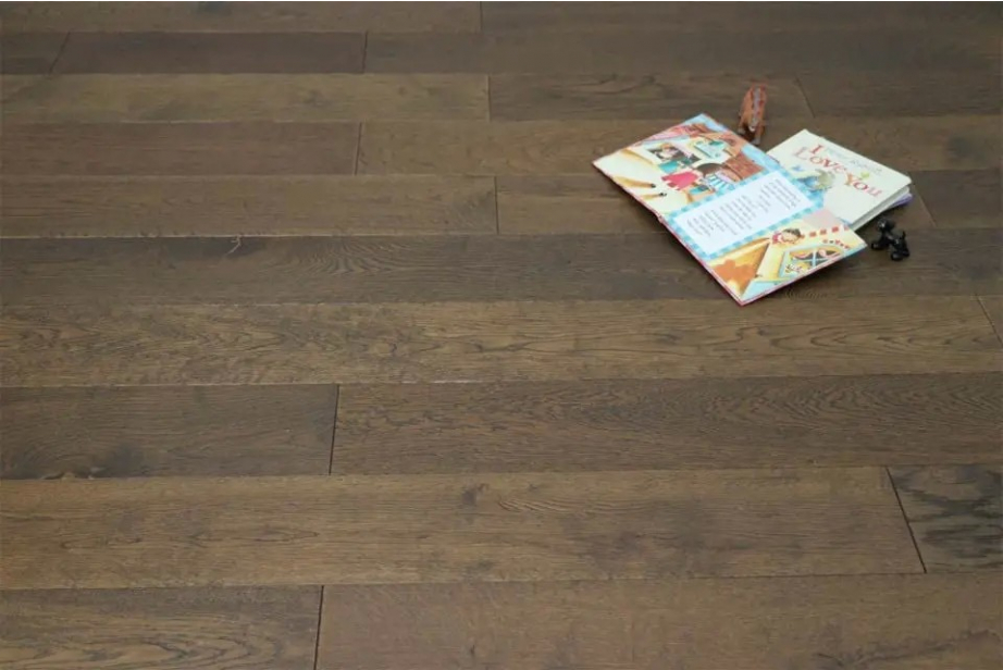 Engineered Natural Oak Coffee Brushed UV Oiled 14/3mm By 180mm By 400-1500mm FL456 1