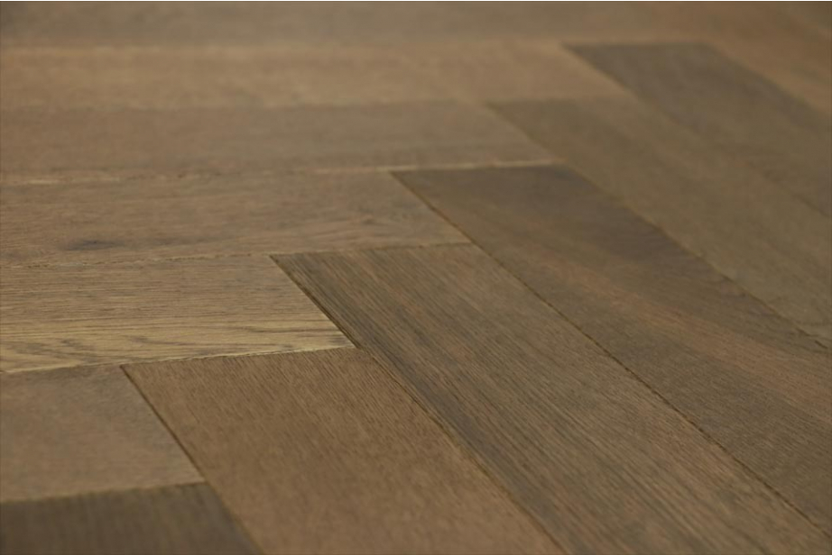 Natural Engineered Flooring Oak Herringbone Smoked Cinnamon Oiled 15/4mm By 90mm By 600mm FL2918 1