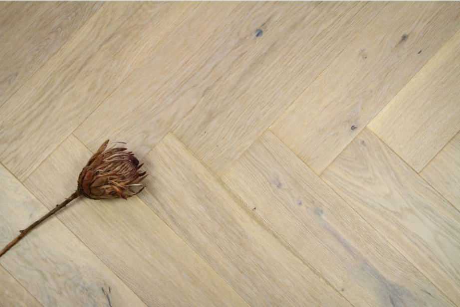 Natural Engineered Flooring Oak Click Herringbone Latte Light Brushed UV Lacquered 12/3mm By 110mm By 600mm FL4518 2
