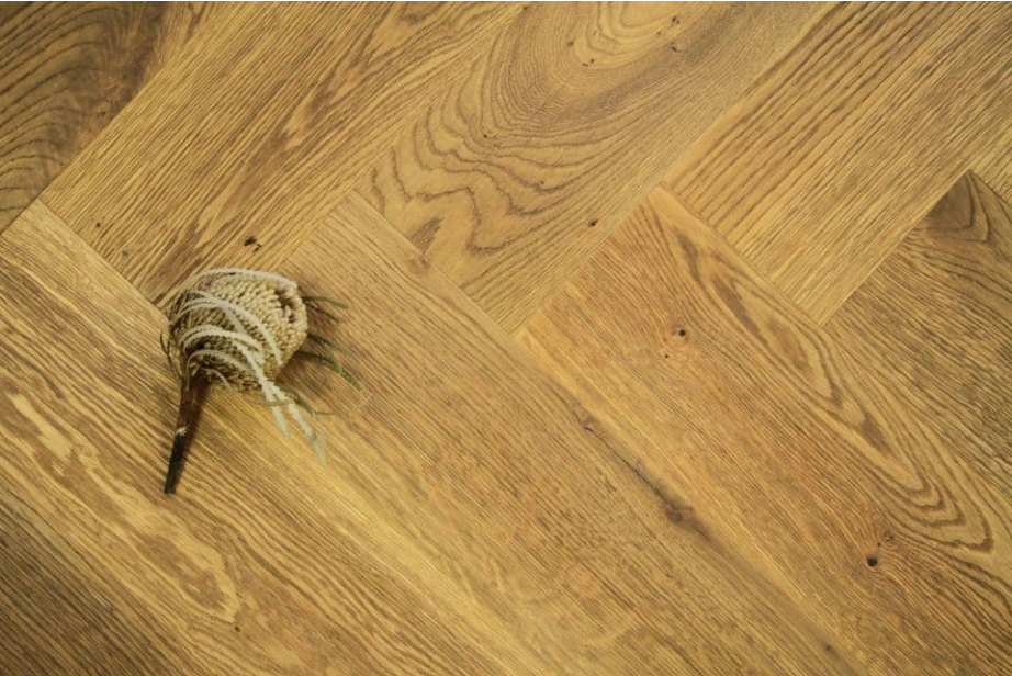 Natural Engineered Flooring Oak Bespoke Click Herringbone Michigan Brushed Uv Lacquered 12/3mm By 120mm By 550mm FL4564 2