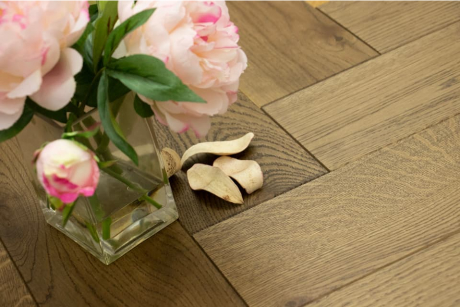 Natural Engineered Flooring Oak Click Herringbone Cognac Brushed Uv Oiled 12/3mm By 120mm By 550mm FL4633 0