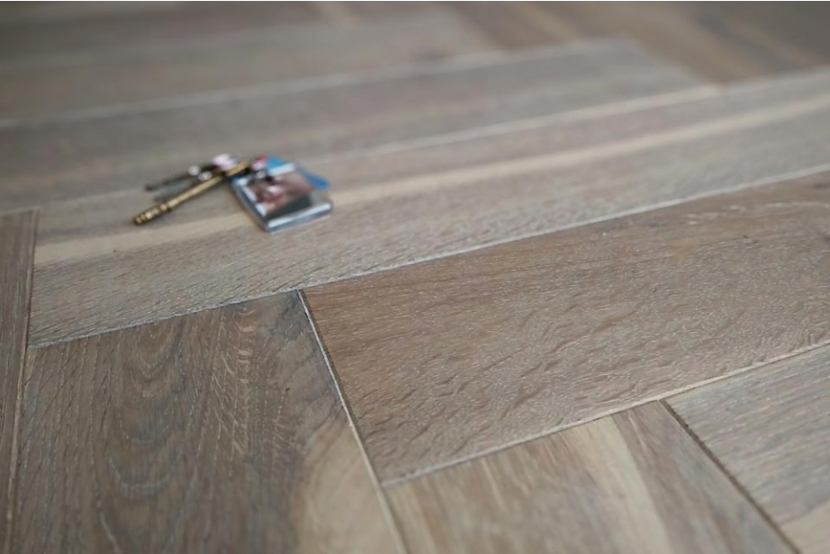 Natural Engineered Flooring Oak Bespoke  Herringbone Silver Tiger Hardwax Oiled 15/3mm By 140mm By 600mm HB056 1