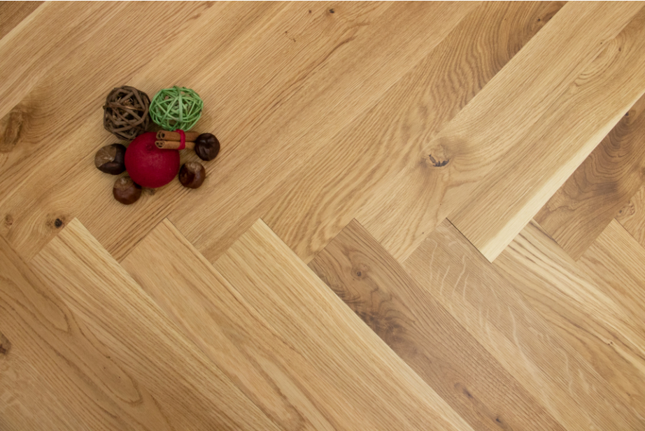 Natural Engineered Flooring Oak Herringbone UV Lacquered No Bevel 11/3.6mm By 70mm By 490mm HB039 1