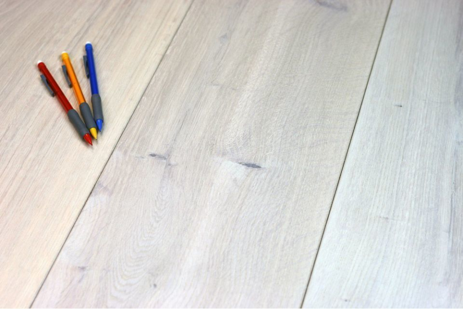 Natural Engineered Flooring Oak Bespoke Snow White Hardwax Oiled 15/3mm By 180mm By 1500-2400mm GP128 1