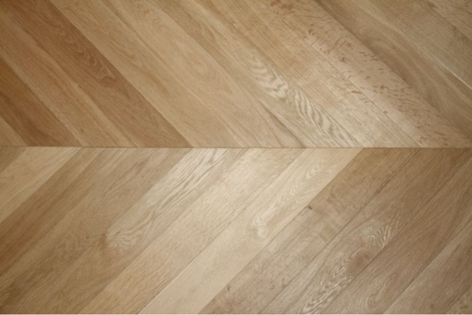 Prime Engineered Flooring Oak Chevron Brushed Unfinished 15/4mm By 90mm By 610mm FL1980 1