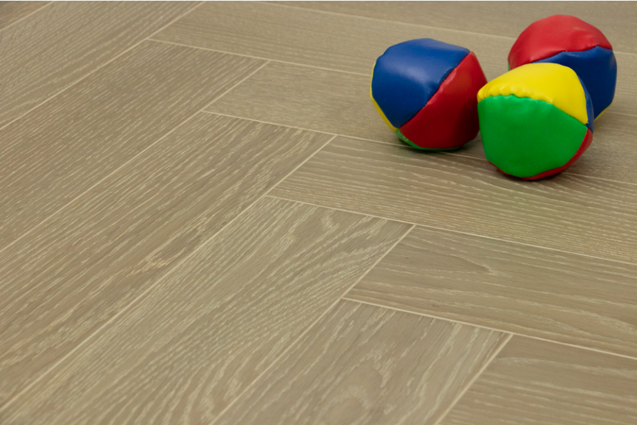Prime Engineered Flooring Oak Herringbone Barcelona Brushed UV Oiled 15/4mm By 90mm By 600mm FL1899 5