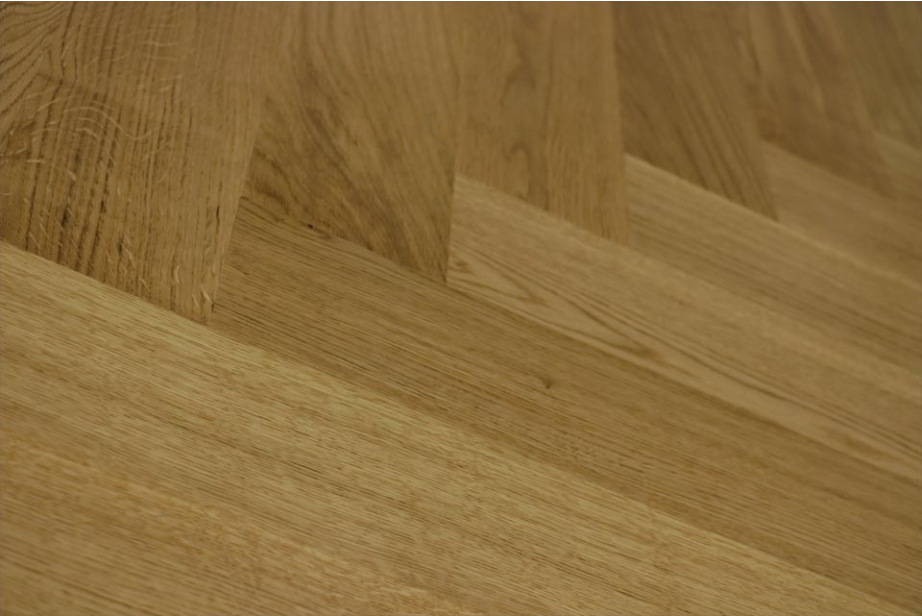 Prime Engineered Flooring Oak Herringbone No Bevelled UV Lacquered 14/3mm By 126mm By 1000mm FL3023 1