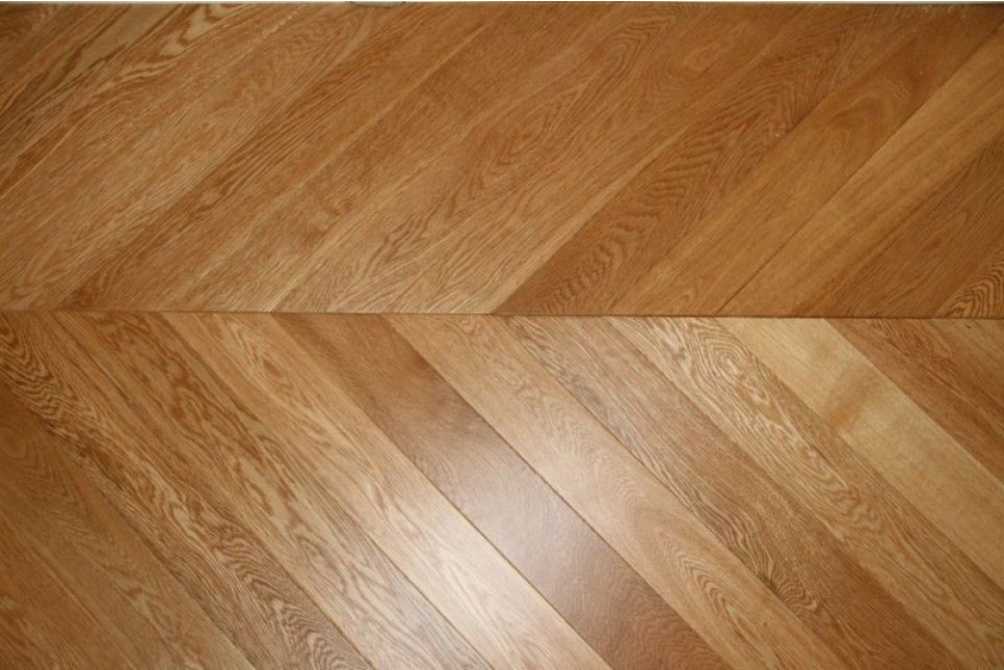 Prime Engineered Oak Chevron UV Lacquered 15/4mm By 90mm By 850mm CH014 1