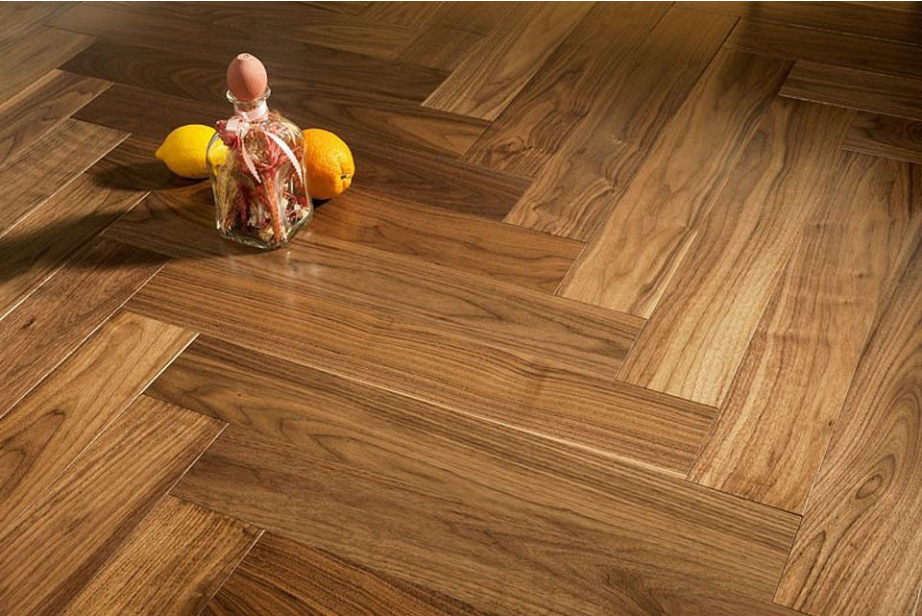 Prime Engineered Walnut Stained Herringbone UV Lacquered 18/5mm By 90mm By 650mm HB001 1