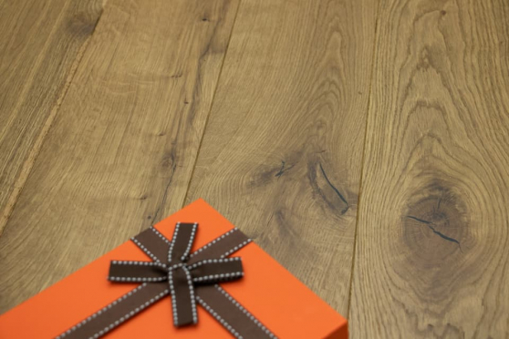 Natural Engineered Flooring Oak Click Light Smoked Brushed Uv Oiled 14/3mm By 190mm By 1900mm
