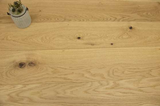 Natural Engineered Flooring Oak Brushed UV Matt Lacquered 14/4mm By 250mm By 1570-2400mm GP263 1