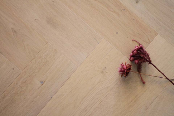 Bespoke Natural Engineered Flooring Oak Click Herringbone Dublin Brushed Uv Lacquered 12/3mm By 120mm By 550mm