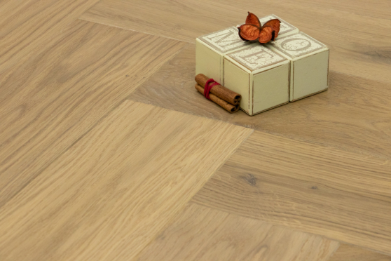 Prime Engineered Flooring Oak Herringbone No 13 Brushed Wax Oiled 14/3mm By 120mm By 600mm