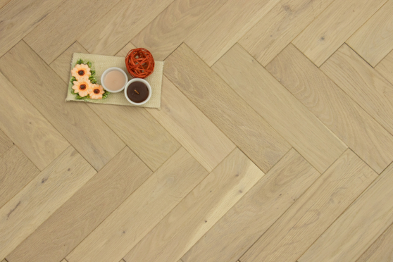 Select Solid Flooring Oak Herringbone Non Visible Brushed UV Oiled 18mm By 70mm By 280mm FL3589 5